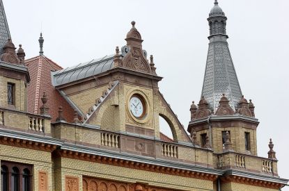 Pécs Vasútállomás - Prímépítő - Budapest ?>